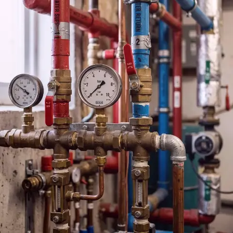 Elster Buche – Installation von Wasserleitungen